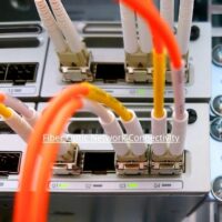 O que torna as redes domésticas de fibra óptica uma escolha superior para conectividade com a Internet?