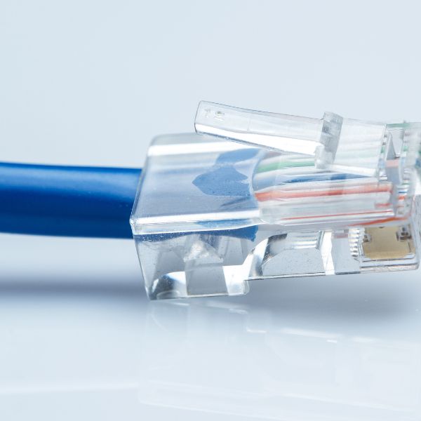 Factors to Consider When Choosing Between Fiber, DSL, and Cable