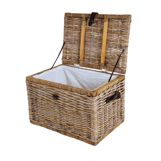 What Features to Look for in a Wicker Storage Trunk?